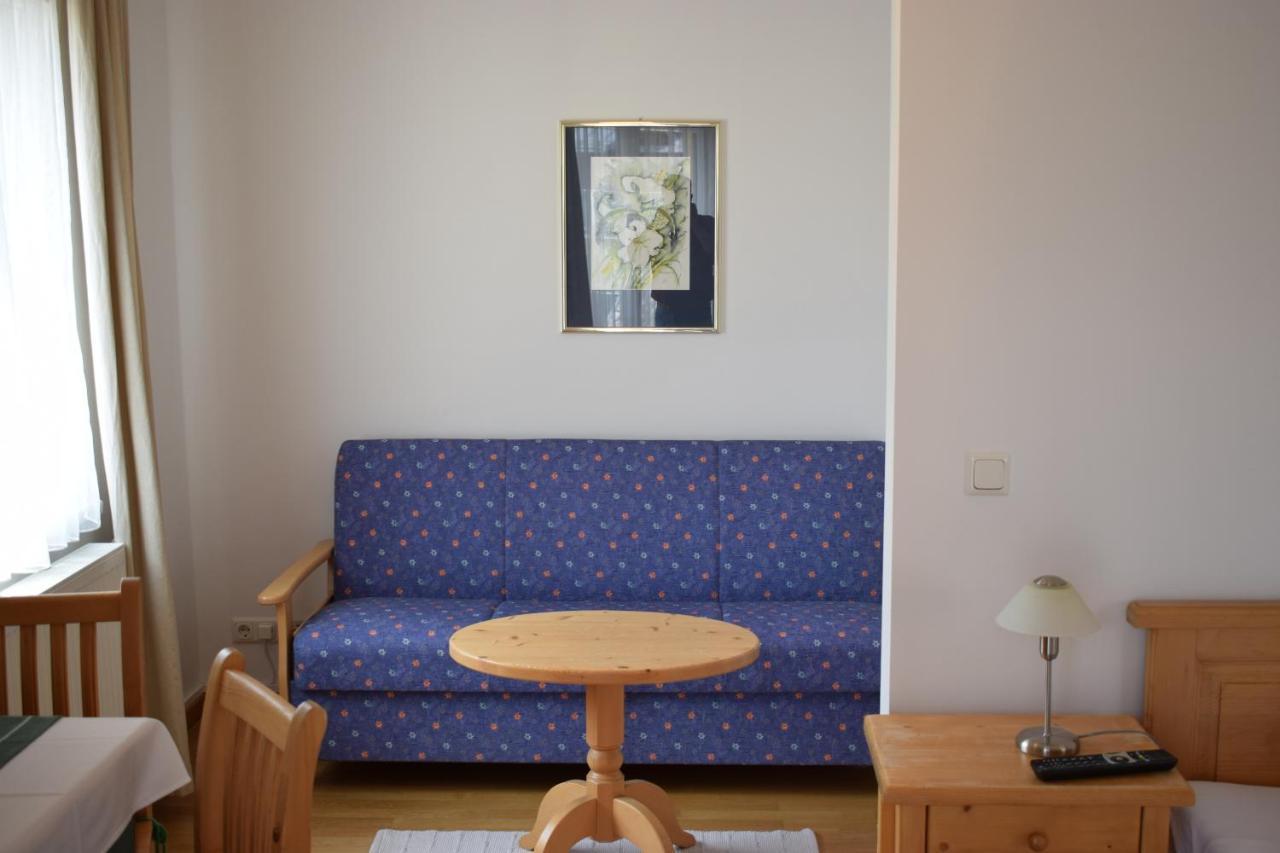 Fruehstueckspension Josefinum Bad Aussee Luaran gambar